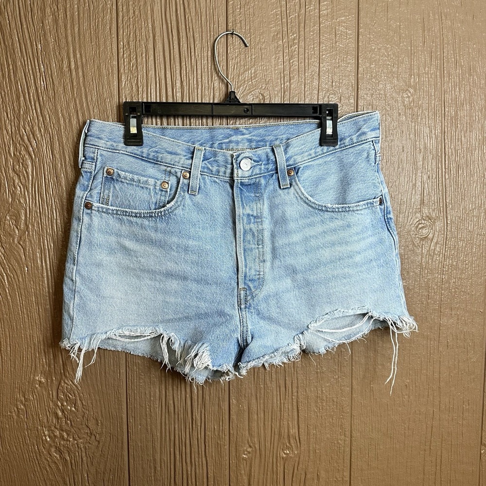 Levi's‎ 501 Light Wash Women Size 30 Original Fit High Rise Distressed Shorts